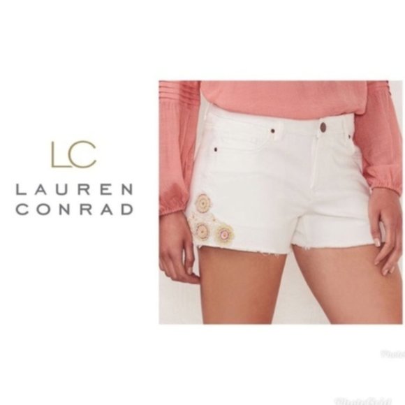 LC Lauren Conrad Pants - LC Lauren Conrad applique Denim Shorts (1015)